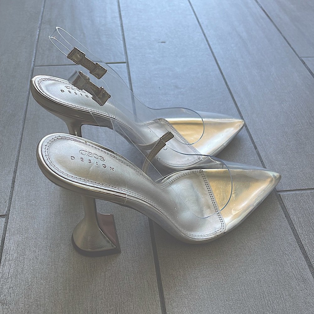 Brand new 💥 clear pumps